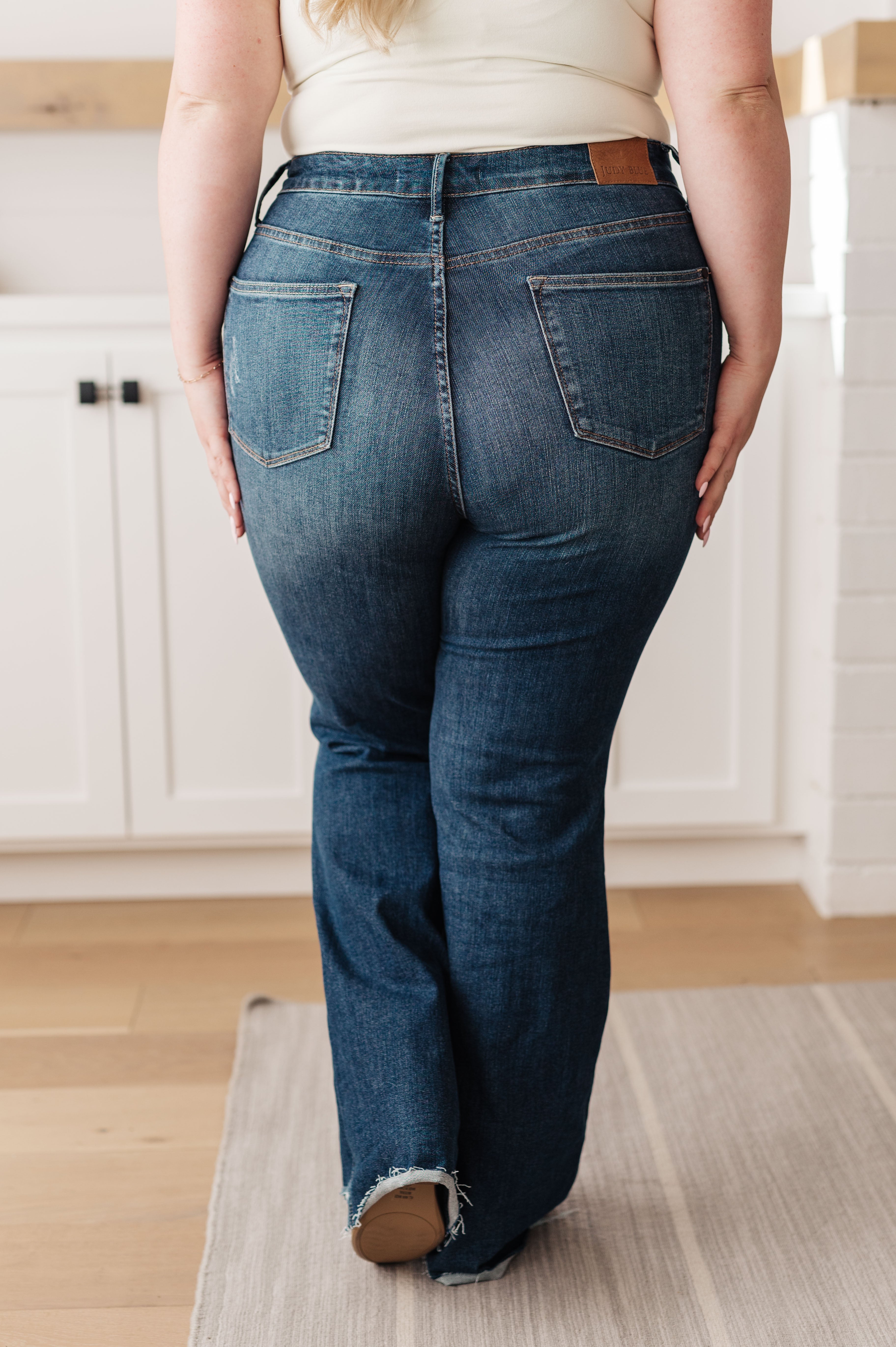 Judy Blue  rear pockets on Control Top High Rise Distressed Cassandra jean 16W